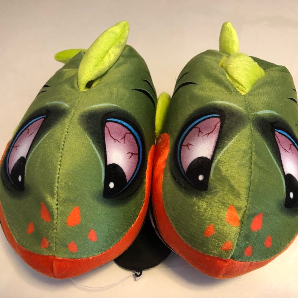 NEW with Tags Cozy Toes Children Slippers - Green Shark